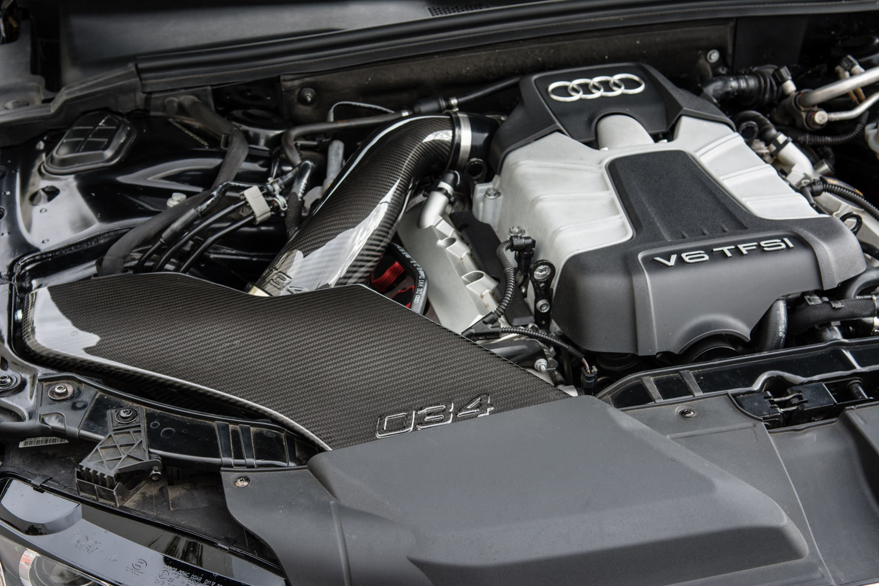 B8 Audi S4 Air Intake in Carbon Fiber - 3.0 TFSI Supercharged